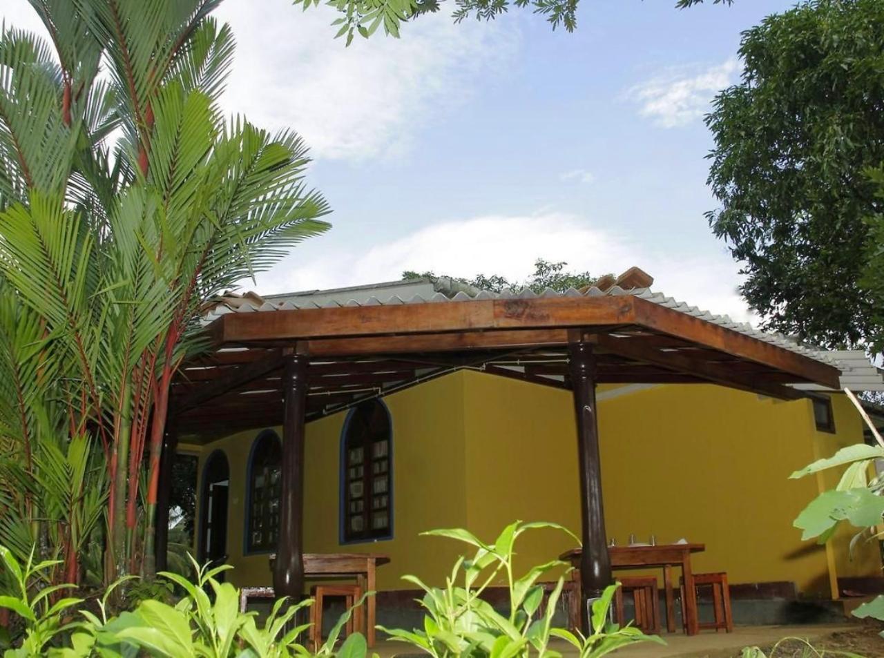 Hotel Serene Sinharaja à Deniyaya Extérieur photo